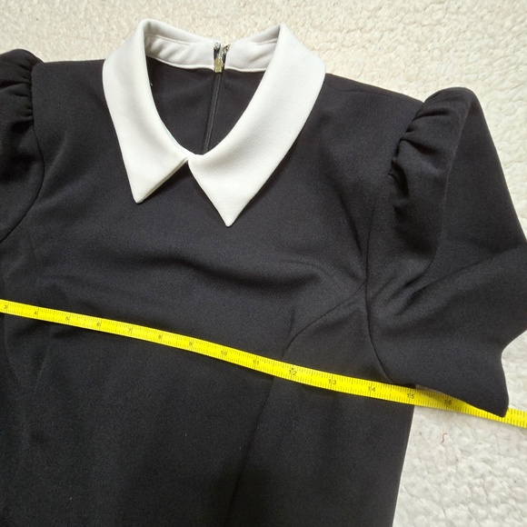 NWOT Tommy Hilfiger Puff Shoulder Short Sleeve Jumpsuit Size 4P - Picture 9 of 11